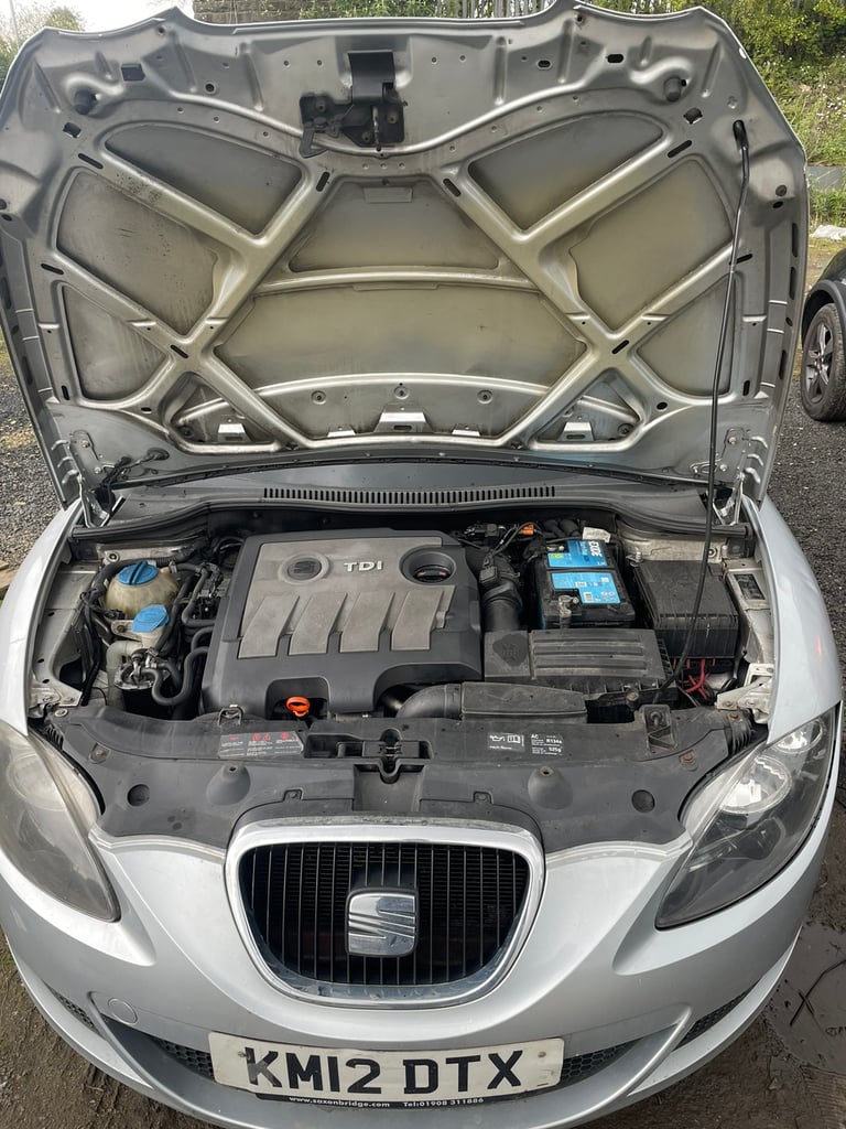 Seat Leon 1.6 TDI 2012 Silver Spares or Repairs Breaking for Parts