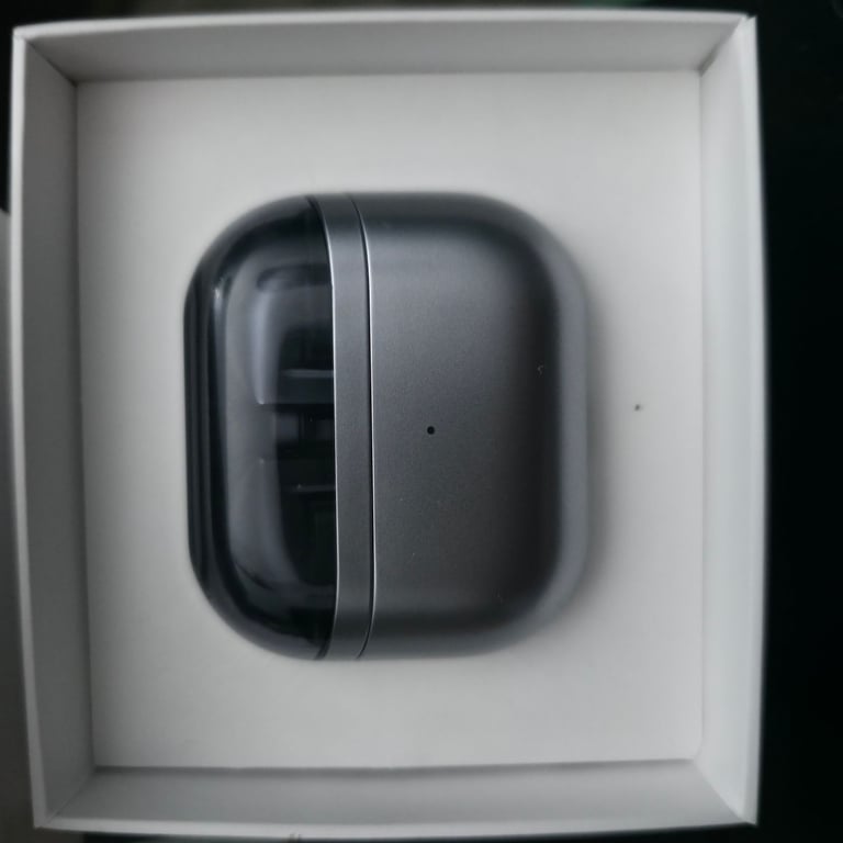 Galaxy buds 3 new in box never used 