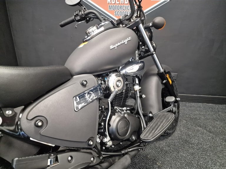 Keeway Superlight 125cc LTD learner legal cruiser.