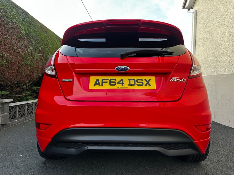 2014 Ford Fiesta STUNNING RACE RED Zetec S Ford Fiesta 3dr  HATCHBACK Petrol Manual
