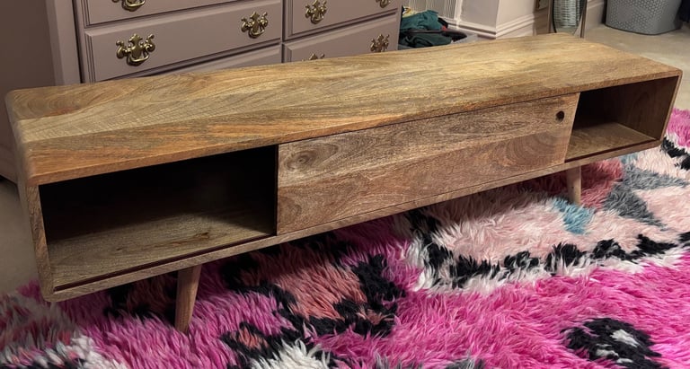 image for Stunning Swoon Media Unit 