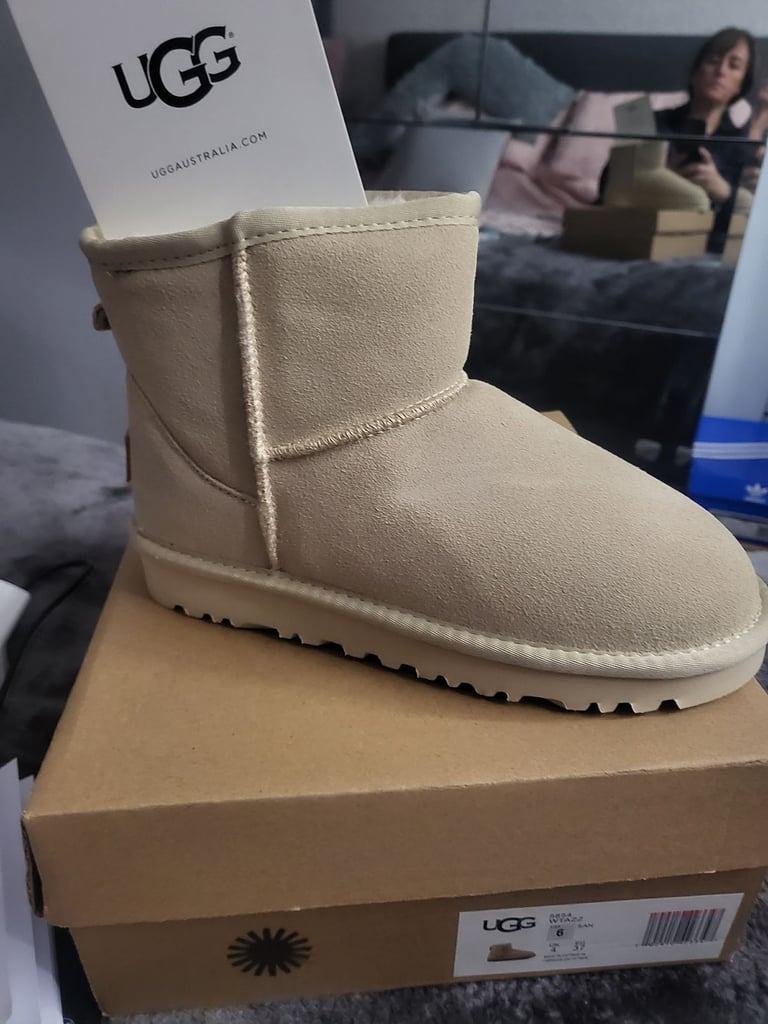 image for Womens size 6 ugg.s