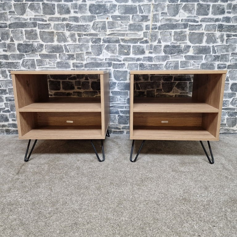 Pair of VonHaus Oak Effect Bedside Tables with Hairpin Legs
