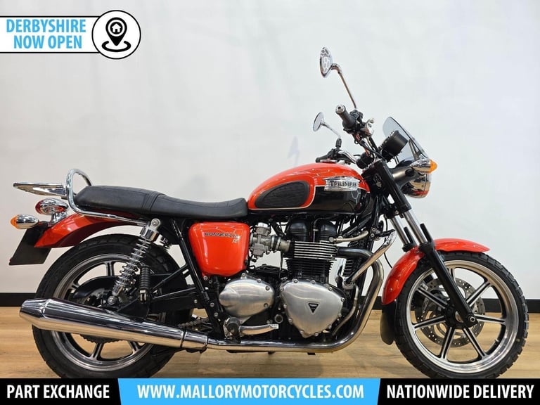 Triumph Bonneville 865 Orange 2011 - Centre Stand, Luggage Rack
