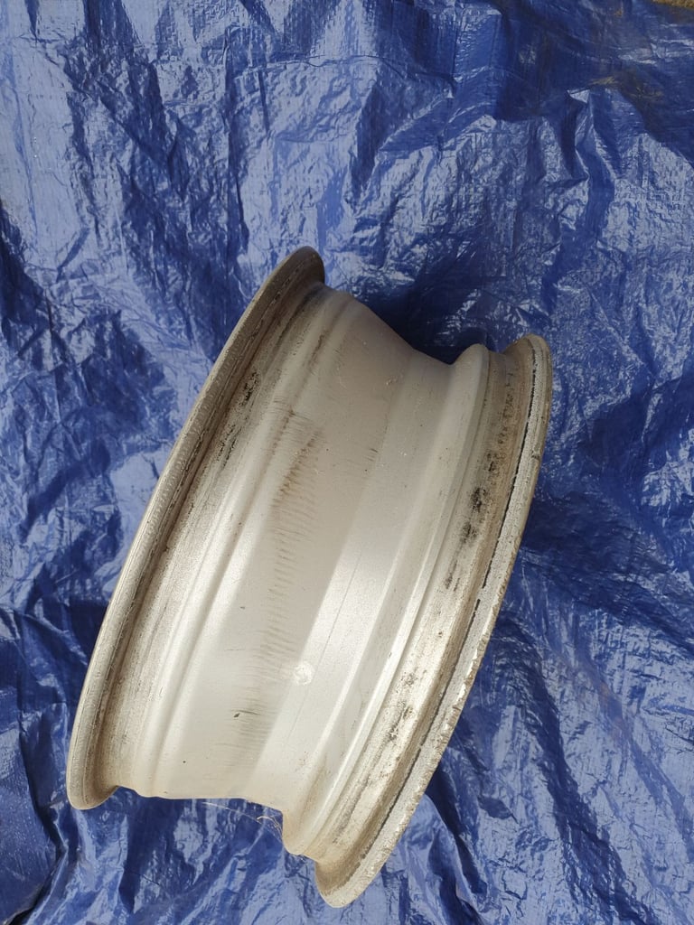 Renault Kangoo 2005 Alloy for nut wheel. 