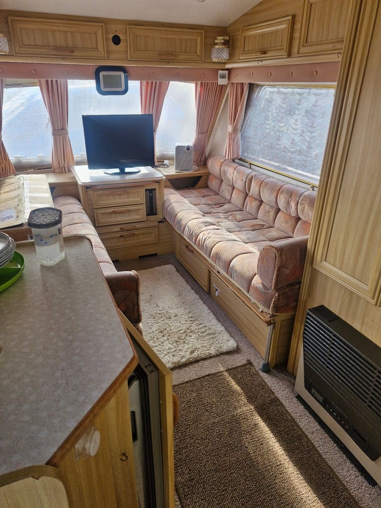 1992 fleetwood colchester 2 birth caravan