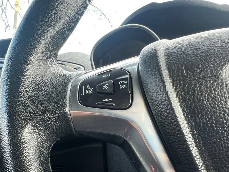 2015 15 FORD FIESTA 1.0T ECOBOOST ZETEC HATCHBACK 3DR PETROL MANUAL EURO 5 (S/S)