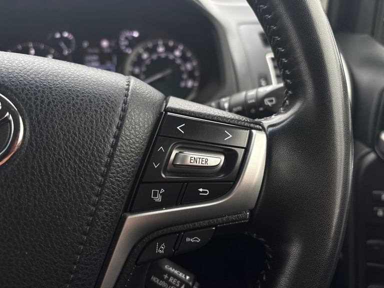 2022 Toyota Land Cruiser 2.8 D-4D 204 Invincible 5dr Auto 7 Seats Station Wagon DIESEL Automatic