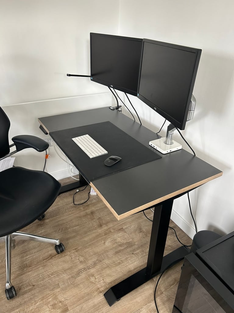 Stand desk for Sale | Office Desks | Gumtree