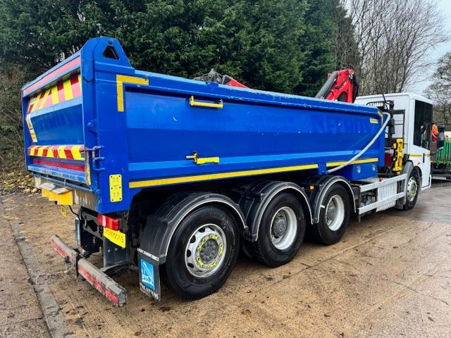 2019 69 Mercedes Econic 3235 E6 8x4 rear steer steel tipper epsilon crane & grab