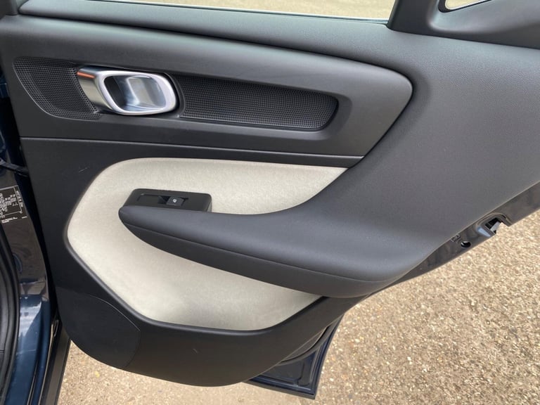 2022 Volvo XC40 1.5h T5 Twin Engine Recharge 10.7kWh Inscription Pro Auto Euro 6 (s/s) 5dr ESTATE...