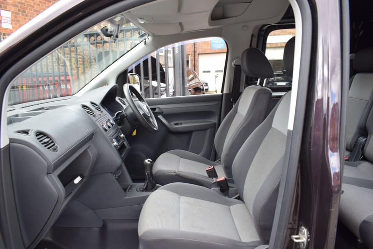 2013 Volkswagen Caddy Maxi 1.6 TDi C20 Maxi Life FWD 5dr (Window) MPV Diesel Manual