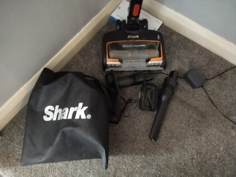 Shark cordless vacuum cleaner with attachment and rotary floor head and lights vgc gwo 