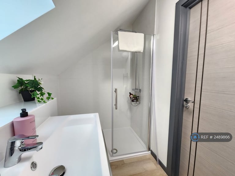 3 bedroom flat in Bicester Road, Kidlington, OX5 (3 bed) (#2489866)
