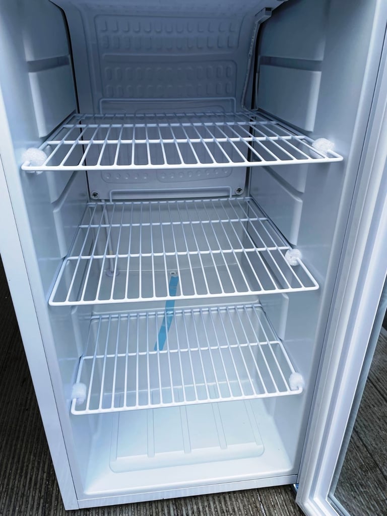 Polar C-Series Under Counter Display Fridge White - BRAND NEW- LOW ENERGY