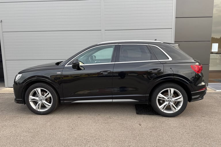 2019 Audi Q3 1.5 TFSI CoD 35 S line Euro 6 (s/s) 5dr SUV PETROL Manual