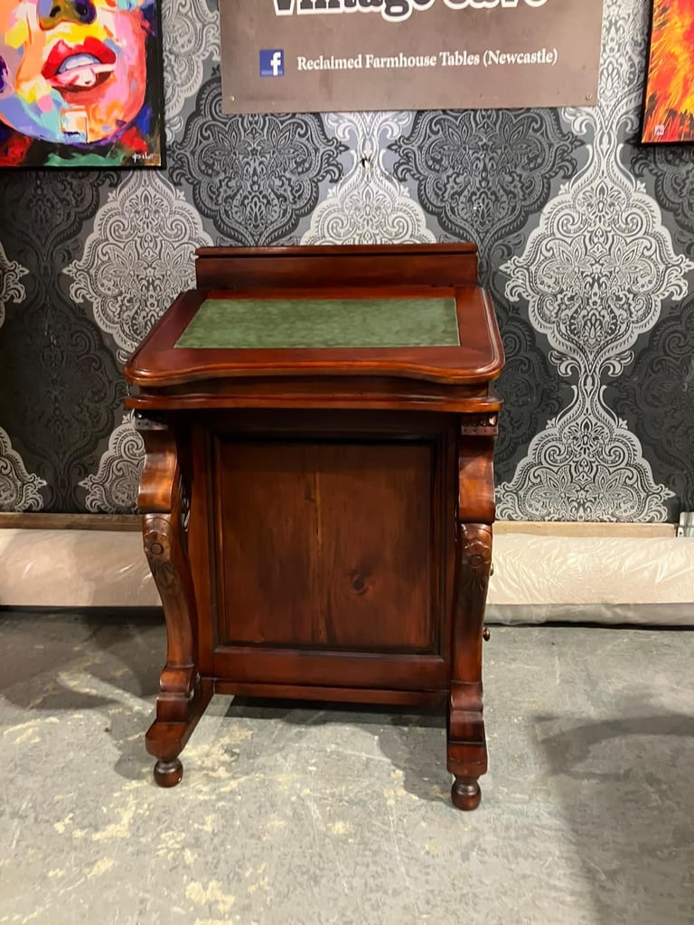Stunning Chesterfield Mahogany Davenport Desk - Delivery