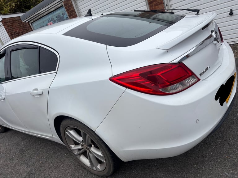 Vauxhall, INSIGNIA, Hatchback, 2011, Other, 1956 (cc), 5 doors
