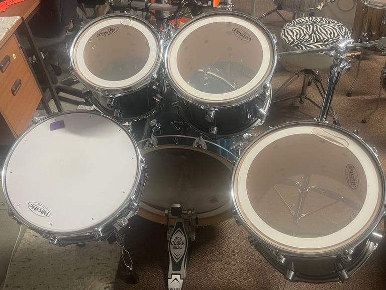 DW pacific. Istanbul cymbals.