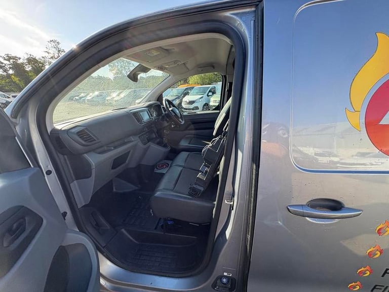 2021 Vauxhall Vivaro 2700 1.5d 100PS Sportive H1 Van PANEL VAN DIESEL Manual