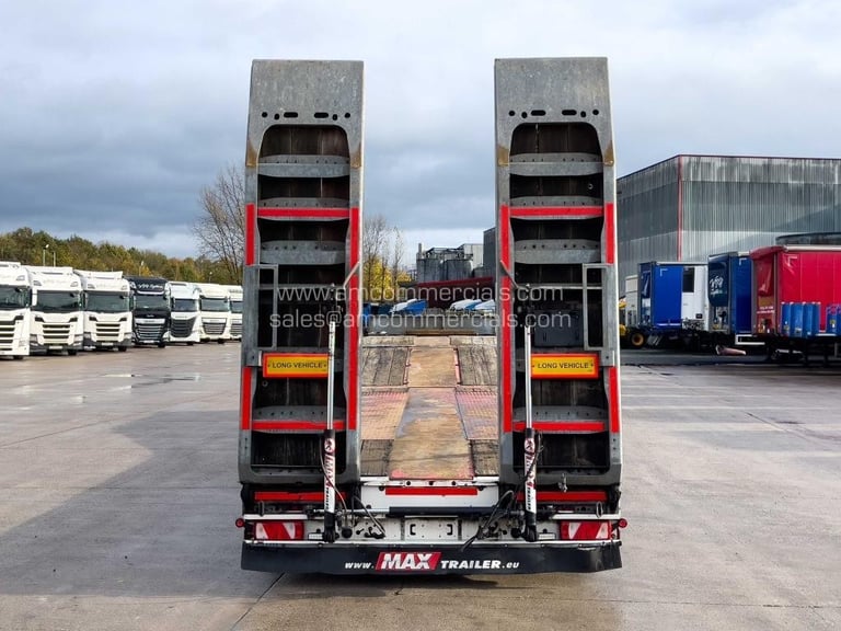 MAX 3 AXLE LOW LOADER 