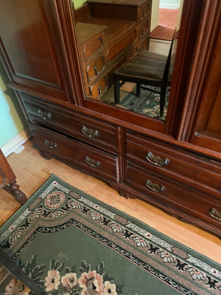Large carved Victorian mahogany wardrobe 