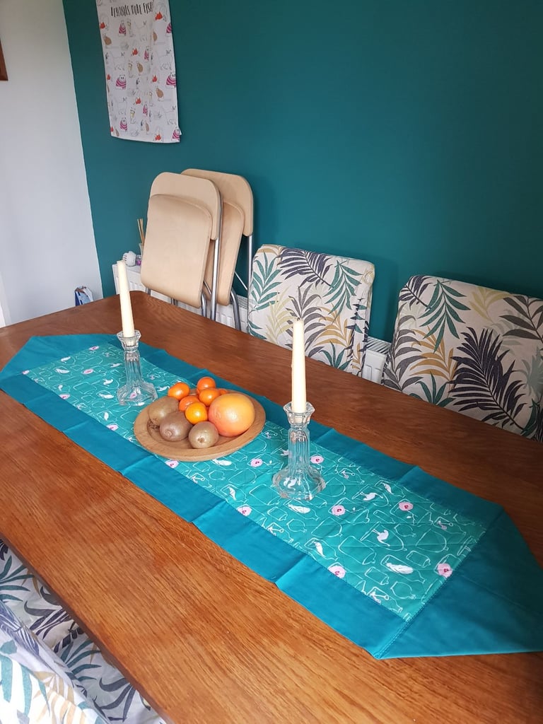 Oak dining table 