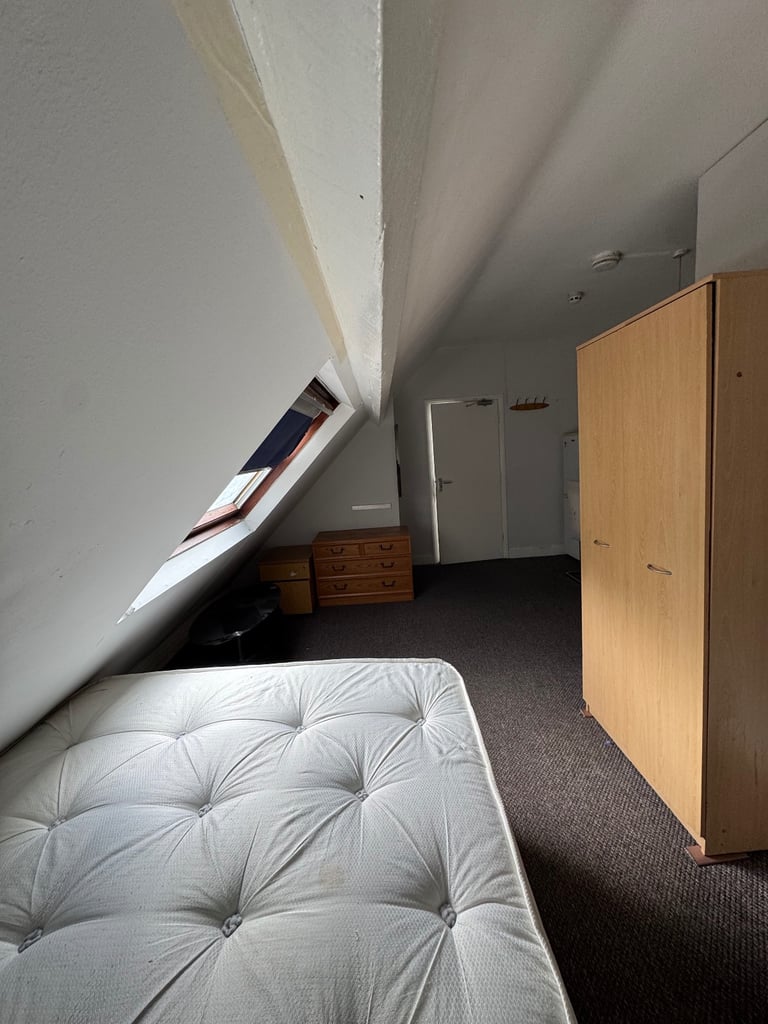 Double En-Suite Room – Fully Furnished | All Bills Included | NP19, Newport