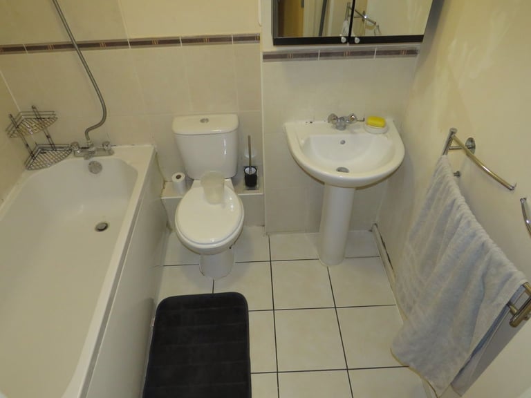 2 bedroom 2 bath flat for rent in Heston Hounslow TW5