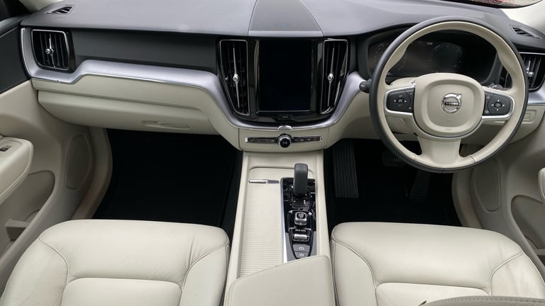 2021 Volvo XC60 2.0 B4D Momentum 5dr AWD Geartronic Diesel Estate Estate Diesel Automatic