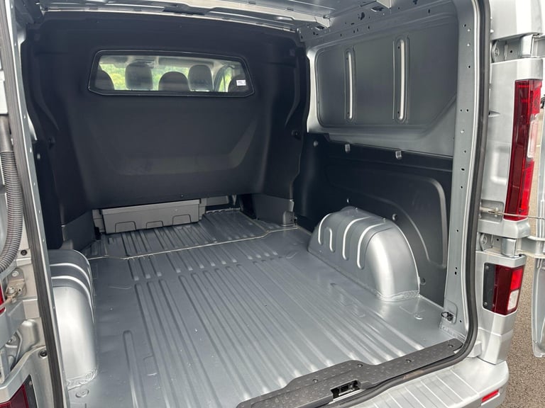 2024 Renault Trafic 2.0 dCi Blue 30 Extra Sport Crew Van EDC LWB Euro 6 (s/s) 6dr WINDOW VAN Dies...