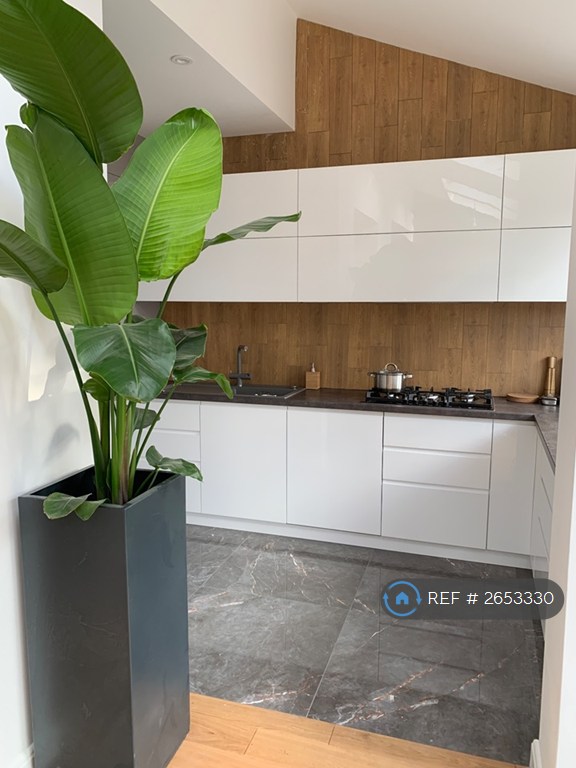 4 bedroom house in London, London, SE9 (4 bed) (#2653330)