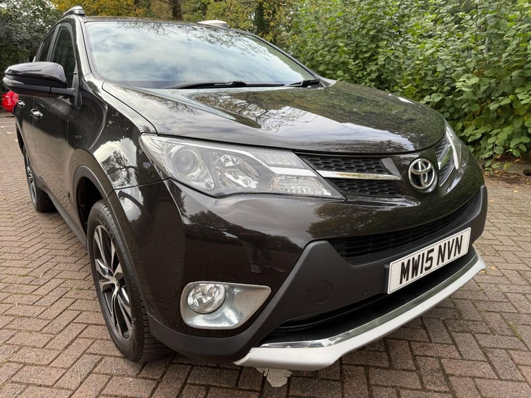 TOYOTA RAV4 2.0 D-4D Invincible 4x4 2015