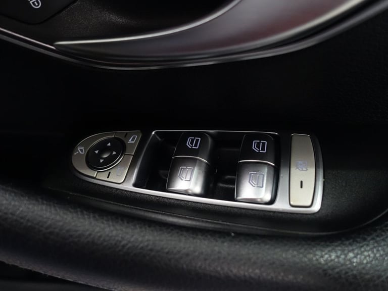 2019 Mercedes-Benz E-Class 2.0 E220d SE Saloon 4dr Diesel G-Tronic+ Euro 6 (s/s) (194 ps) Saloon ...