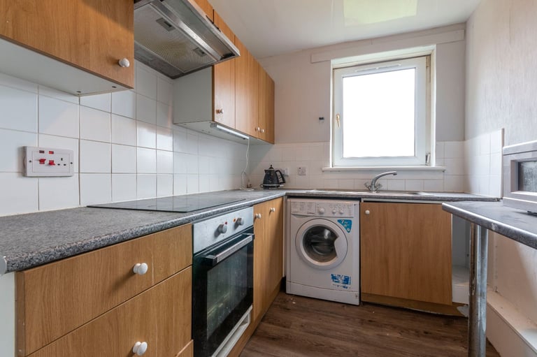  DOUBLE BEDROOM for FLAT SHARE in bright and spacious West Pilton flat – available soon