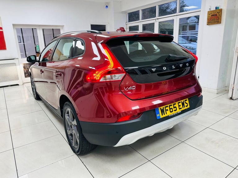 2015 Volvo V40 Cross Country 2.0 D2 Lux Auto Euro 6 (s/s) 5dr HATCHBACK Diesel Automatic