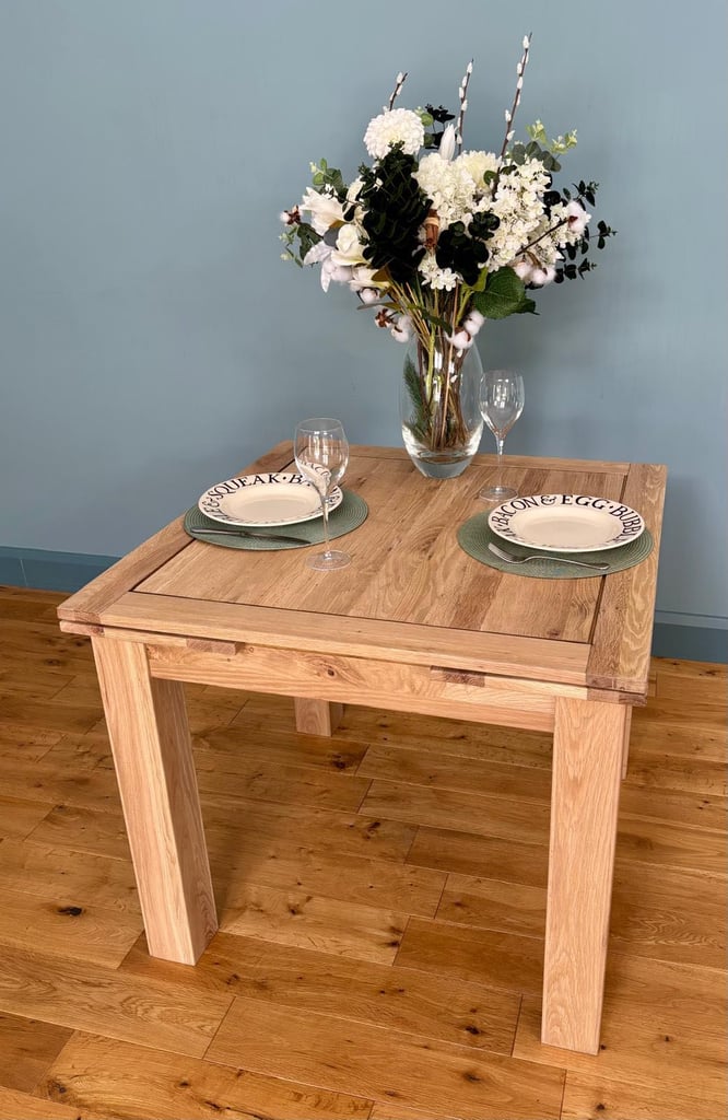 Solid Oak Extendable Dining Table