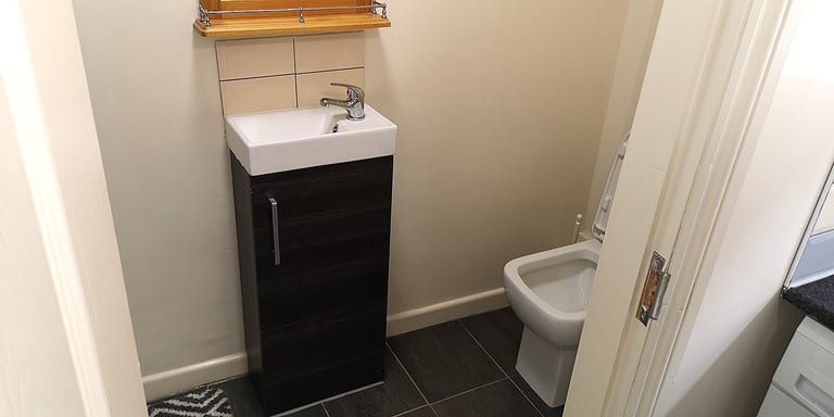 DSS only shared house. Lovely House Share on quiet residential Street close to High Street