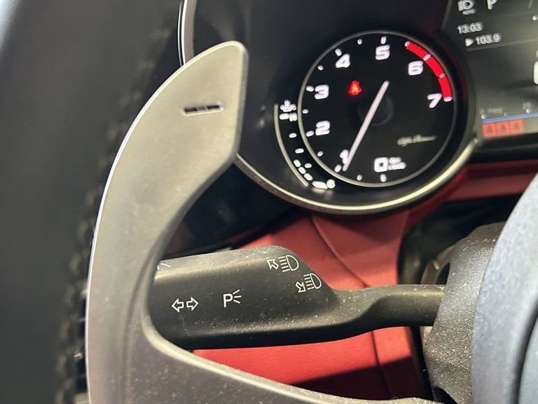 2018 Alfa Romeo Giulia 2.0T Veloce Saloon 4dr Petrol Auto Euro 6 (s/s) (280 ps) Saloon Petrol Aut...