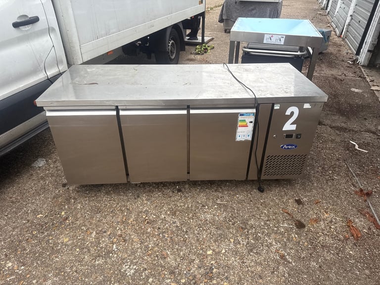 Commercial undercounter fridge 3 doors cafe restaurant 