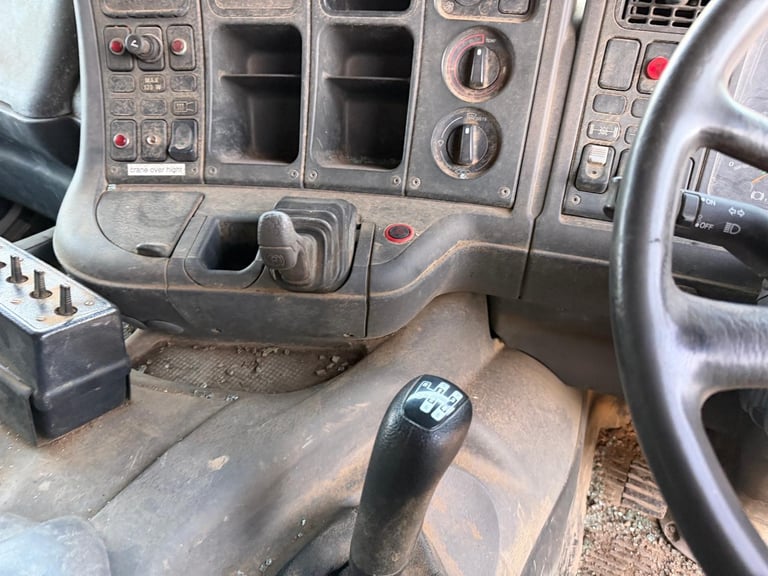 Scania 94p [Phone number removed]x4 hook loader Chassi cab manual 