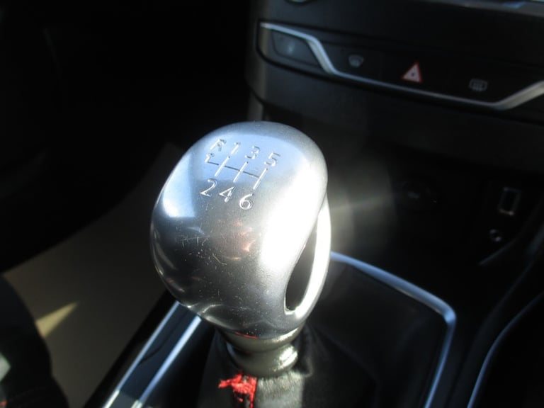 Peugeot 308 BLUE HDI S/S SW GT LINE
