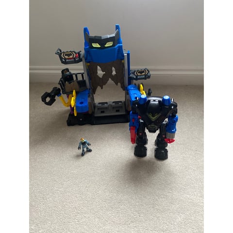 Robo batcave clearance toy