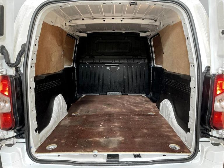 2020 Vauxhall Combo 2300 1.5 Turbo D 100ps H1 Sportive Van PANEL VAN DIESEL Manual