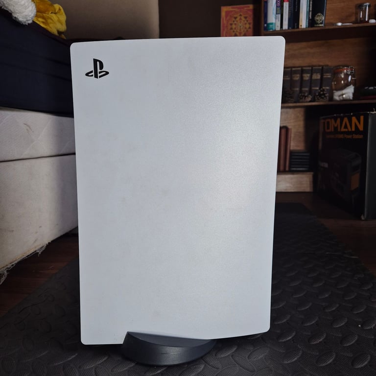 Sony PlayStation 5 Model CFI-1016A 825GB 4K Gaming System Console Blu-Ray White