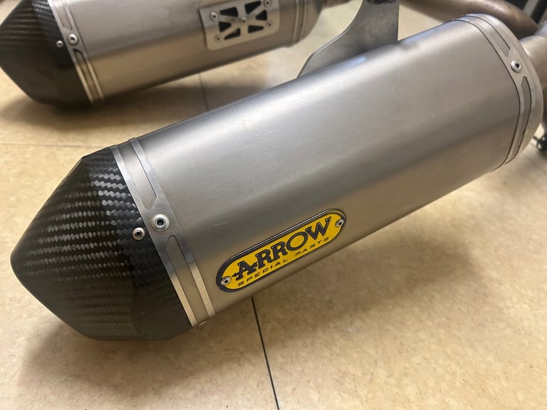 Triumph Speed Triple S & R Arrow Slip On Silencers A9600773