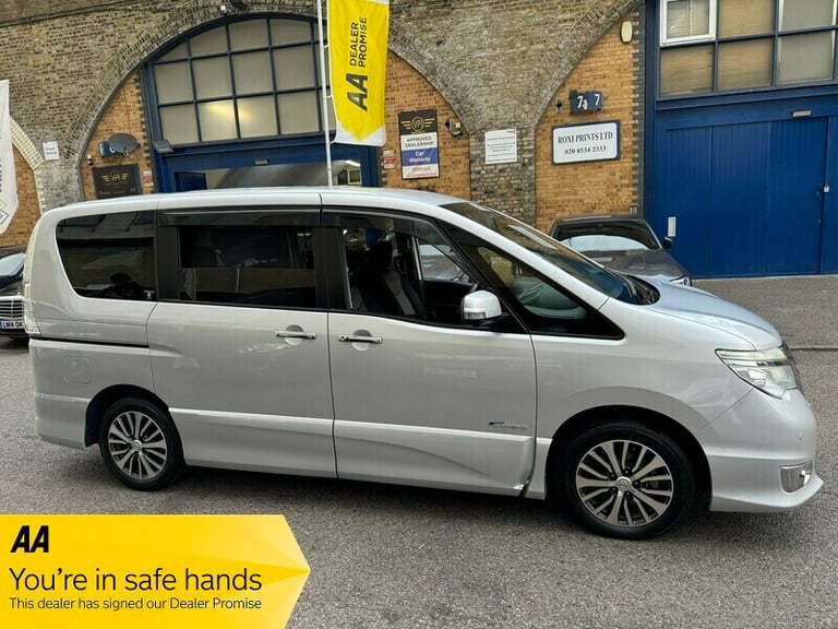 Nissan Serena 2.0 HYBRID AUTO 8 SEAT