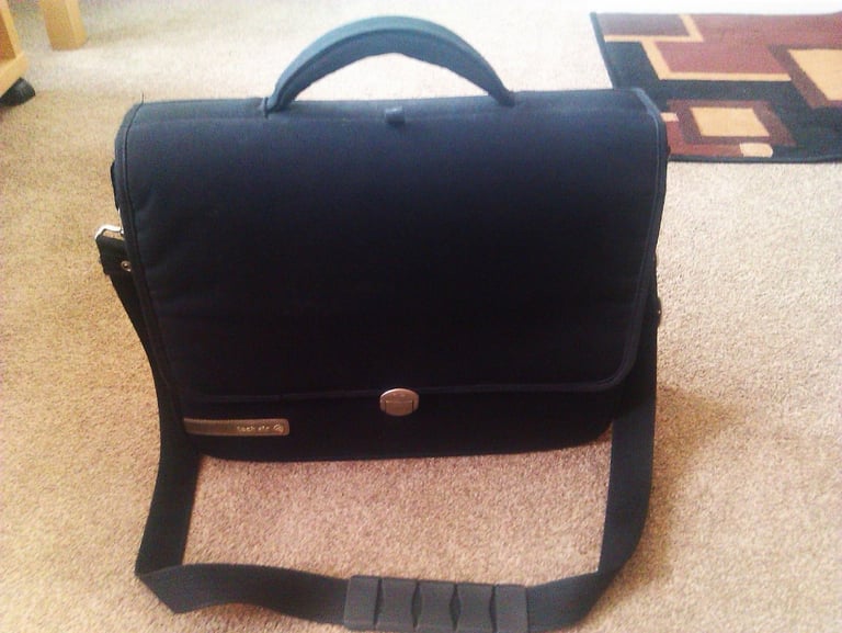 Laptop Case "Techair" in Black, with pockets
