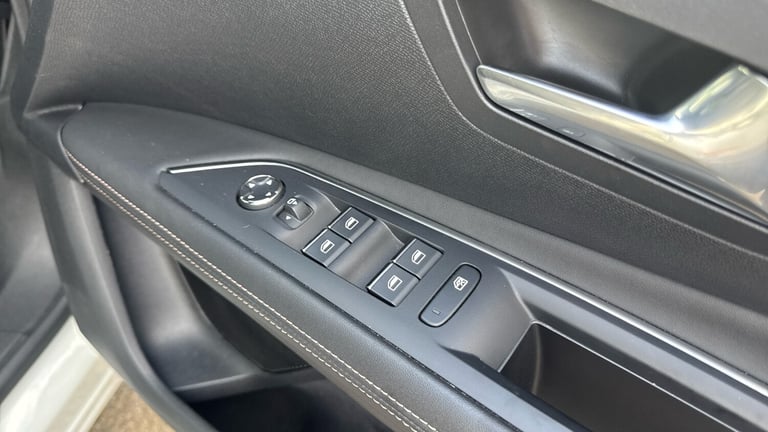 2022 Peugeot 3008 1.6 Hybrid4 300 GT 5dr e-EAT8 Estate Estate Hybrid Automatic