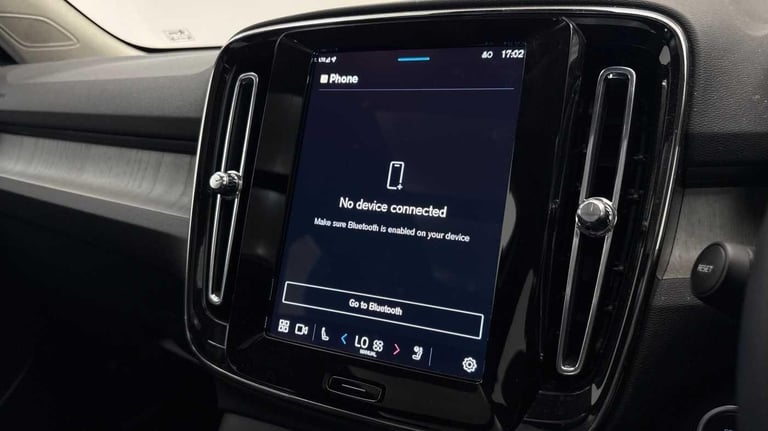 2025 Volvo XC40 2.0 B4 MHEV Ultra Bright DCT Auto Euro 6 (s/s) 5dr ESTATE Petrol/Electric Hybrid ...